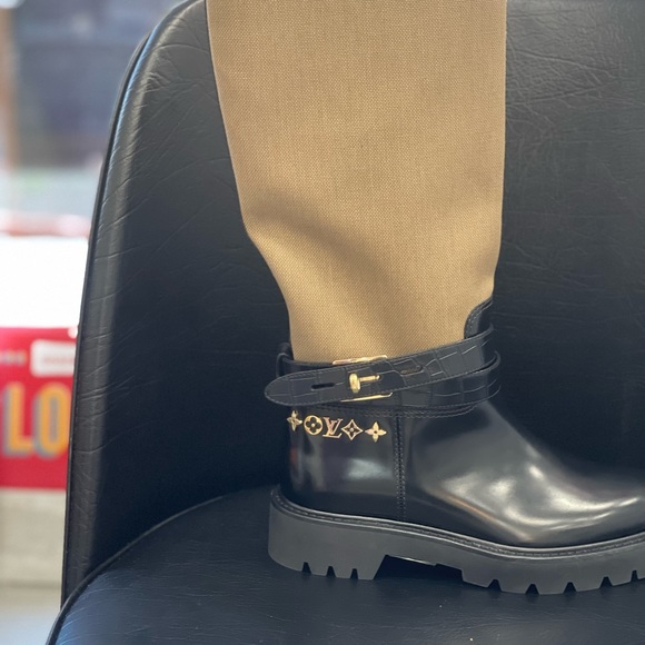 Louis Vuitton territory flat high ranger boot sz36 - Picture 2 of 3